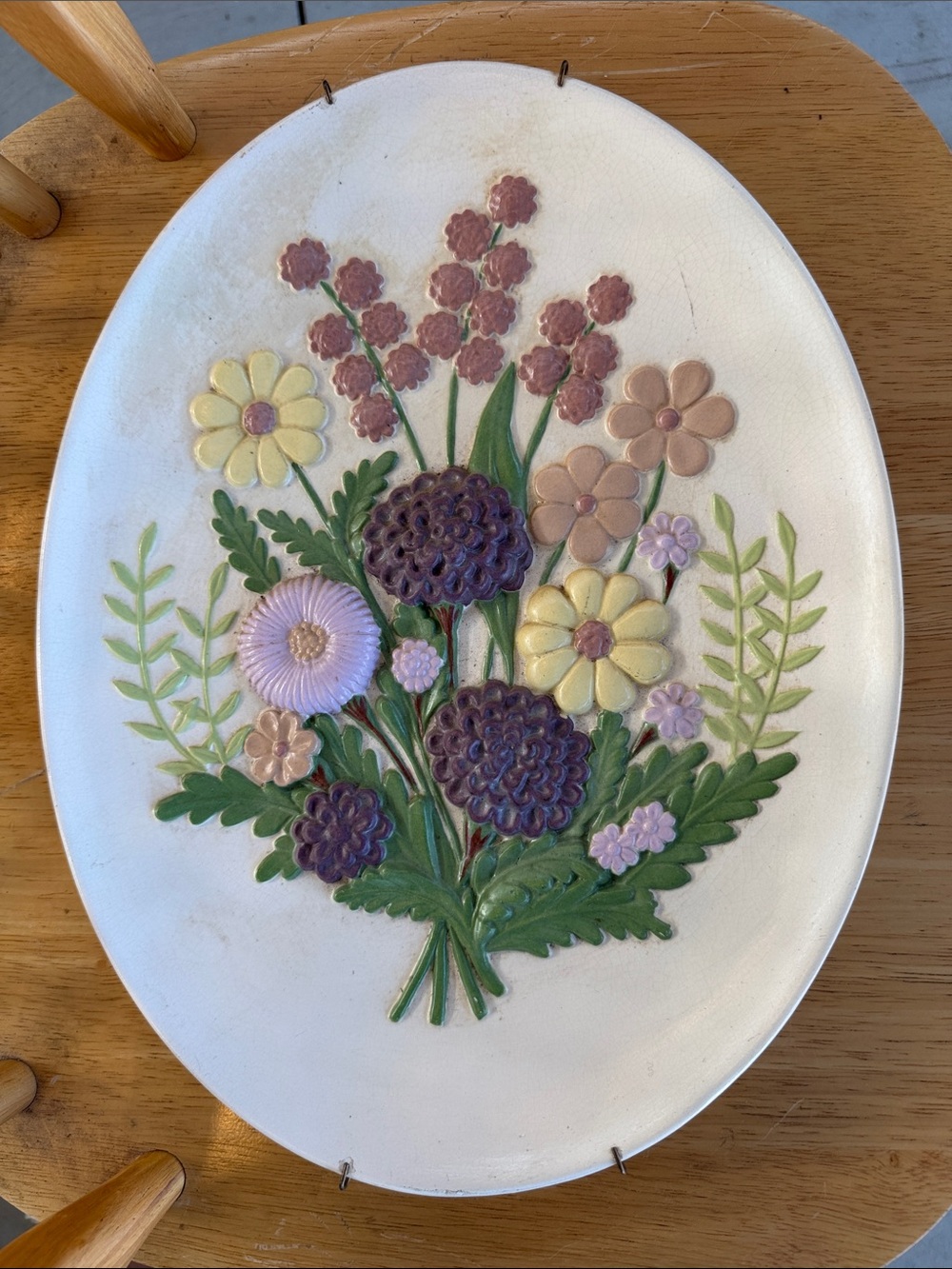 Vintage wall hanging Atlantic Mould ceramic floral, 1970s, 3 dimensional